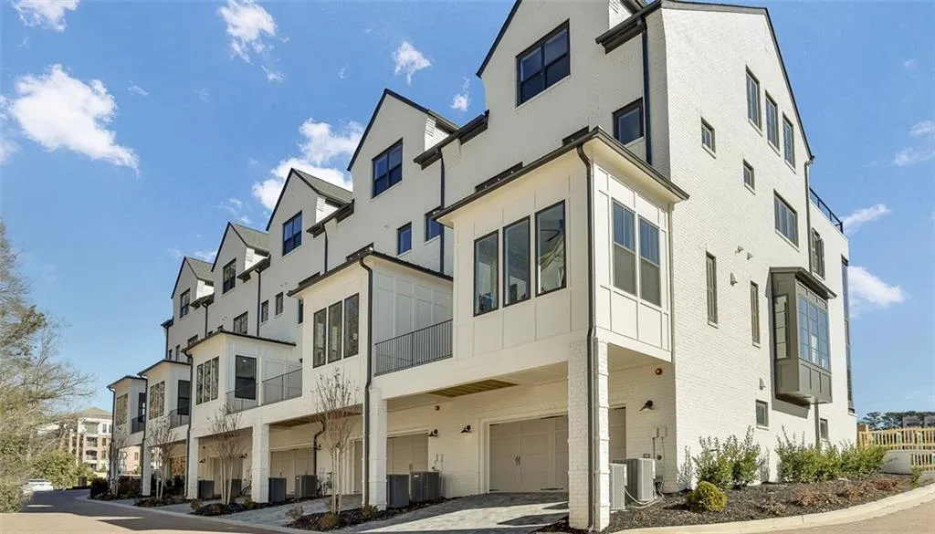 4512 Collins Avenue Unit 10, Sandy Springs, Georgia 30342, 4 Bedrooms Bedrooms, ,4 BathroomsBathrooms,Residential,Sold,4512 Collins Avenue Unit 10,5725660