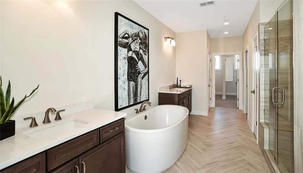 4512 Collins Avenue Unit 10, Sandy Springs, Georgia 30342, 4 Bedrooms Bedrooms, ,4 BathroomsBathrooms,Residential,Sold,4512 Collins Avenue Unit 10,5725660