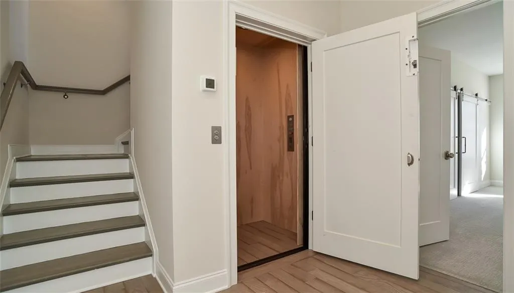 4512 Collins Avenue Unit 10, Sandy Springs, Georgia 30342, 4 Bedrooms Bedrooms, ,4 BathroomsBathrooms,Residential,Sold,4512 Collins Avenue Unit 10,5725660