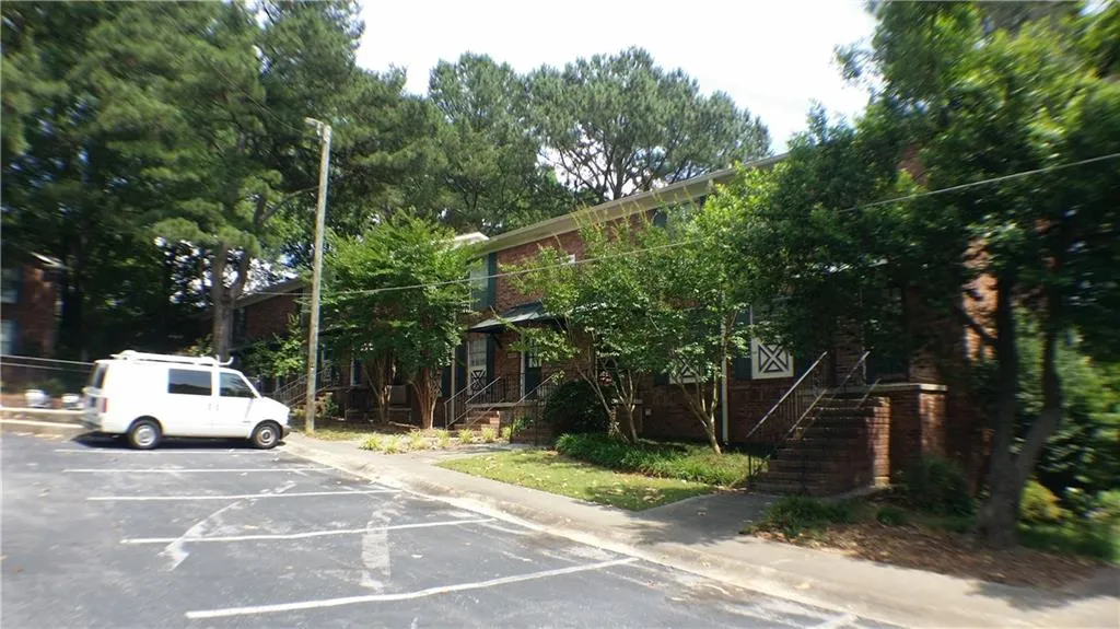 5600 Kingsport Drive, Atlanta, Georgia 30342, 2 Bedrooms Bedrooms, ,1 BathroomBathrooms,Residential,Sold,5600 Kingsport Drive,6114571