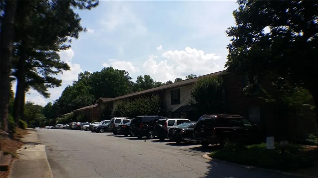 5600 Kingsport Drive, Atlanta, Georgia 30342, 2 Bedrooms Bedrooms, ,1 BathroomBathrooms,Residential,Sold,5600 Kingsport Drive,6114571