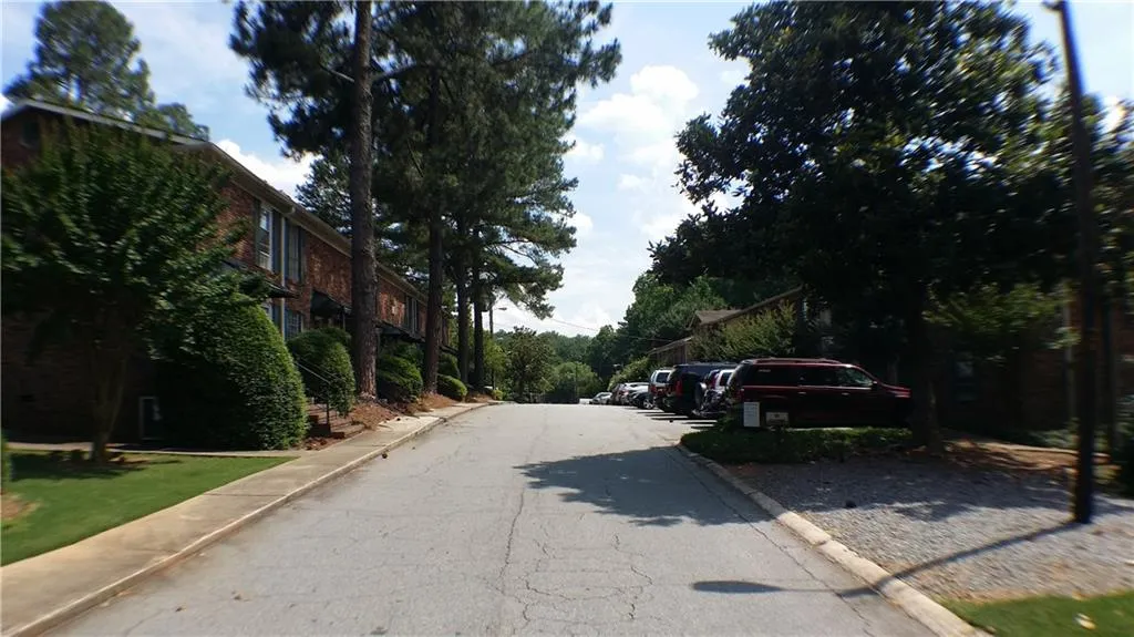 5600 Kingsport Drive, Atlanta, Georgia 30342, 2 Bedrooms Bedrooms, ,1 BathroomBathrooms,Residential,Sold,5600 Kingsport Drive,6114571