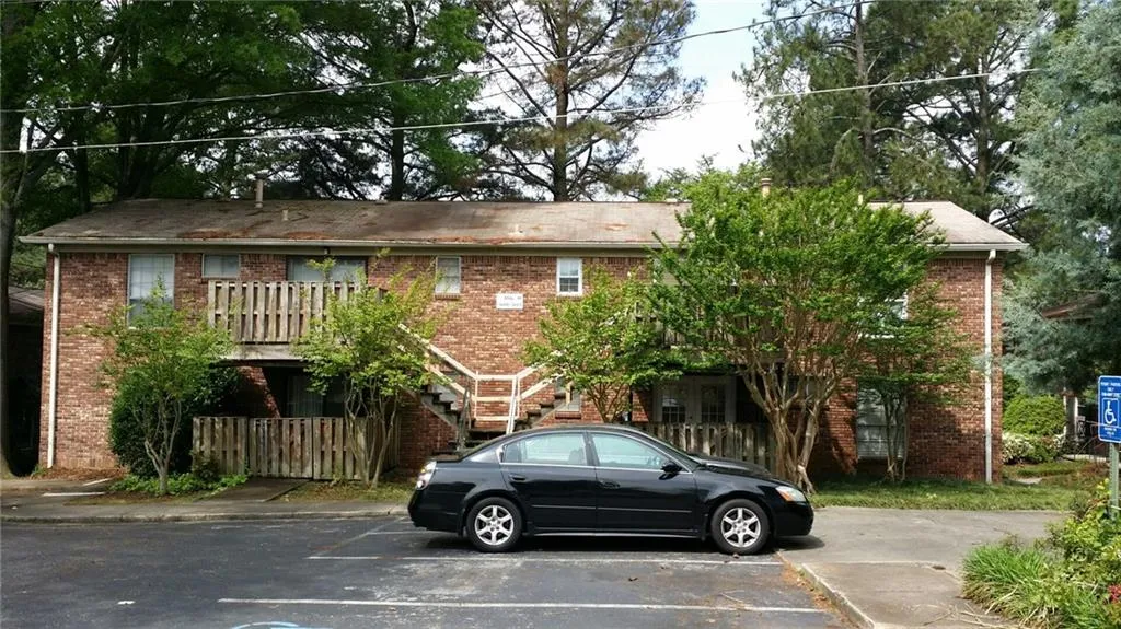 5600 Kingsport Drive, Atlanta, Georgia 30342, 2 Bedrooms Bedrooms, ,1 BathroomBathrooms,Residential,Sold,5600 Kingsport Drive,6114571