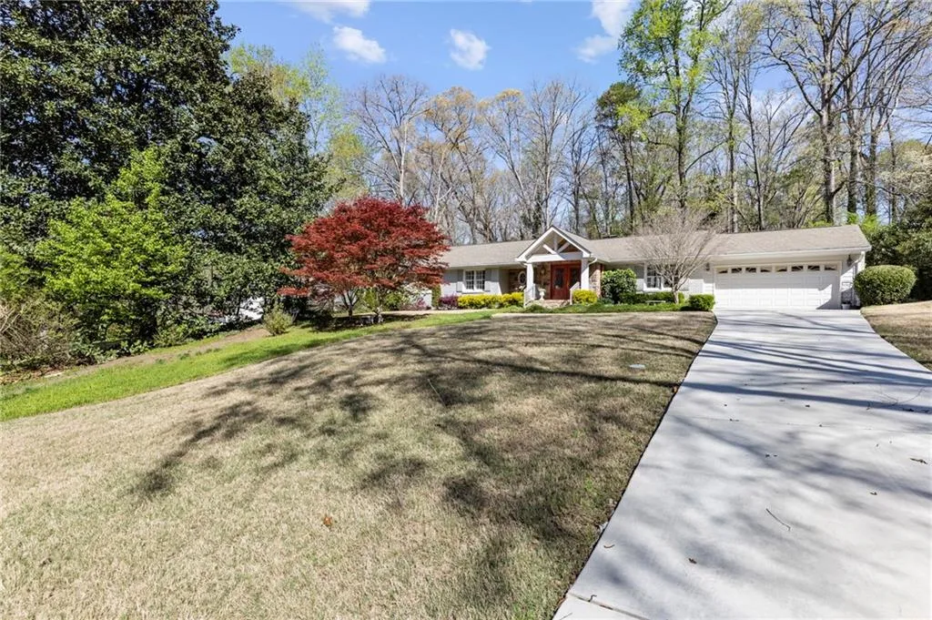 450 Forest Hills Drive, Atlanta, Georgia 30342, 3 Bedrooms Bedrooms, ,3 BathroomsBathrooms,Residential,Sold,450 Forest Hills Drive,6864210