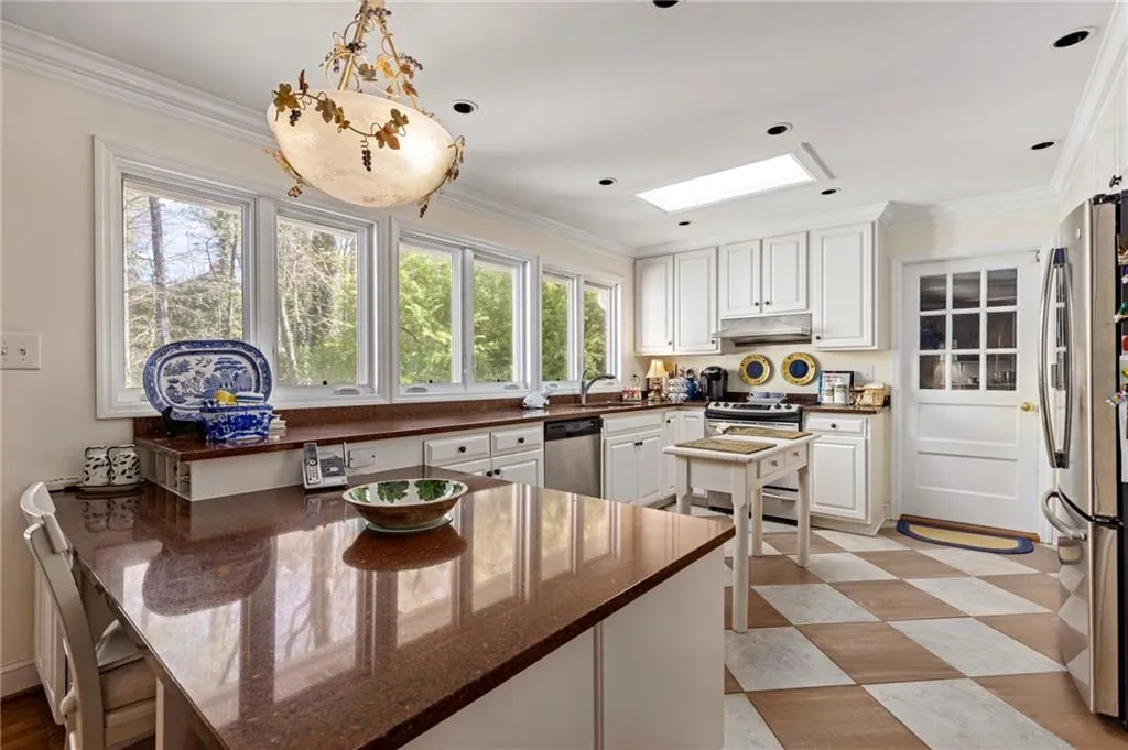 450 Forest Hills Drive, Atlanta, Georgia 30342, 3 Bedrooms Bedrooms, ,3 BathroomsBathrooms,Residential,Sold,450 Forest Hills Drive,6864210