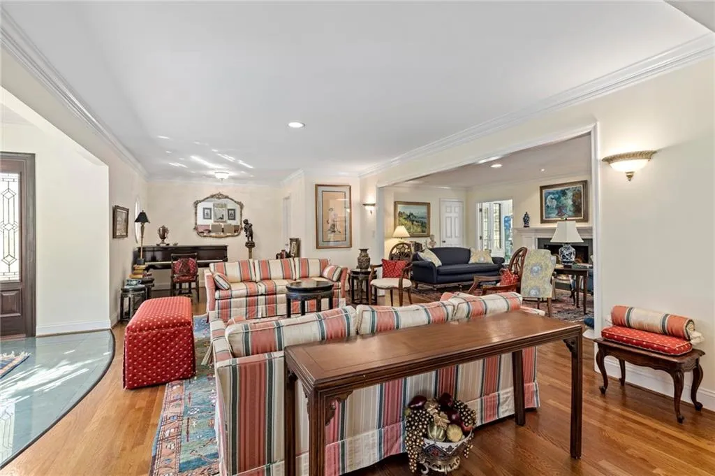 450 Forest Hills Drive, Atlanta, Georgia 30342, 3 Bedrooms Bedrooms, ,3 BathroomsBathrooms,Residential,Sold,450 Forest Hills Drive,6864210