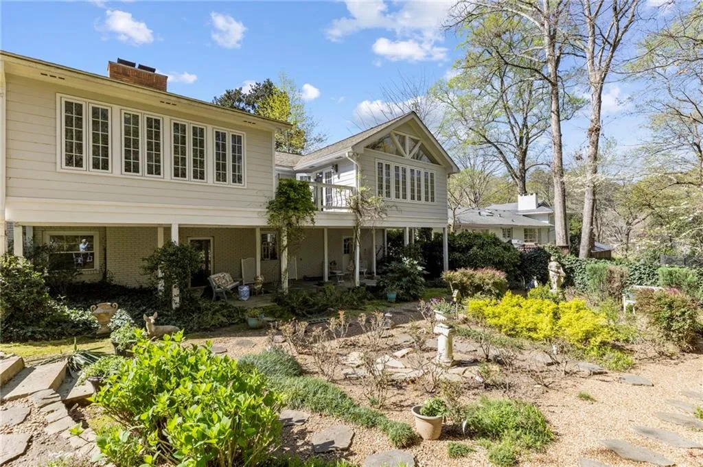 450 Forest Hills Drive, Atlanta, Georgia 30342, 3 Bedrooms Bedrooms, ,3 BathroomsBathrooms,Residential,Sold,450 Forest Hills Drive,6864210