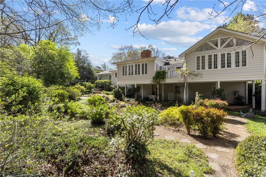 450 Forest Hills Drive, Atlanta, Georgia 30342, 3 Bedrooms Bedrooms, ,3 BathroomsBathrooms,Residential,Sold,450 Forest Hills Drive,6864210
