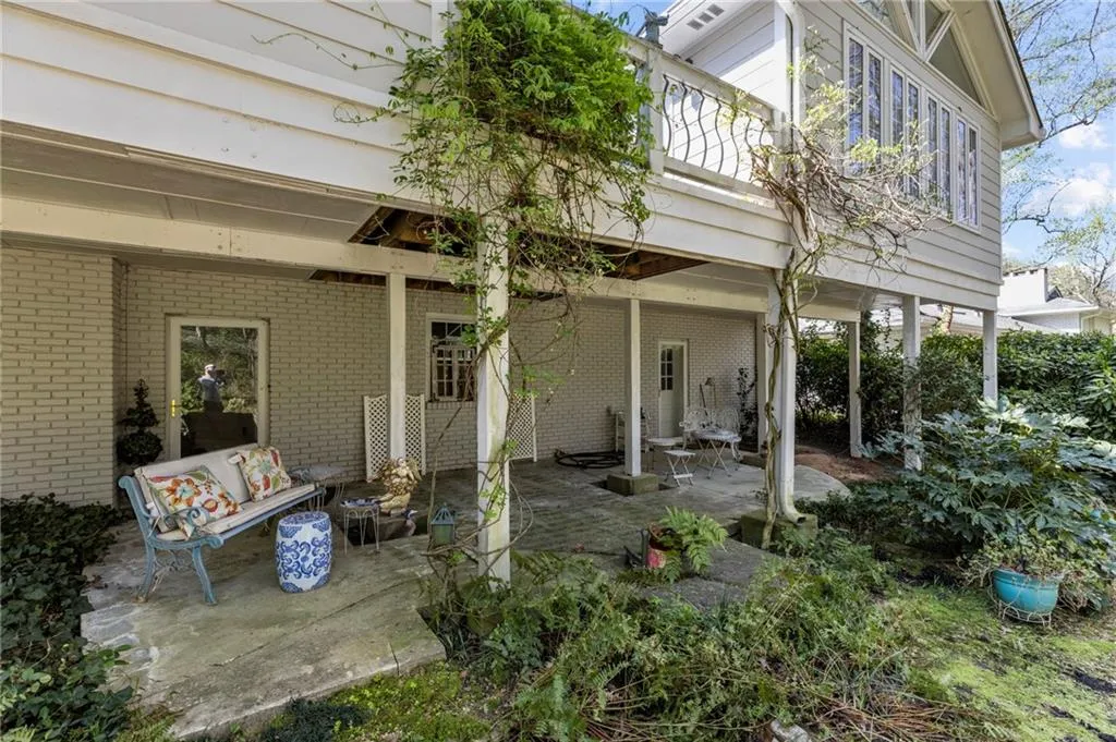 450 Forest Hills Drive, Atlanta, Georgia 30342, 3 Bedrooms Bedrooms, ,3 BathroomsBathrooms,Residential,Sold,450 Forest Hills Drive,6864210