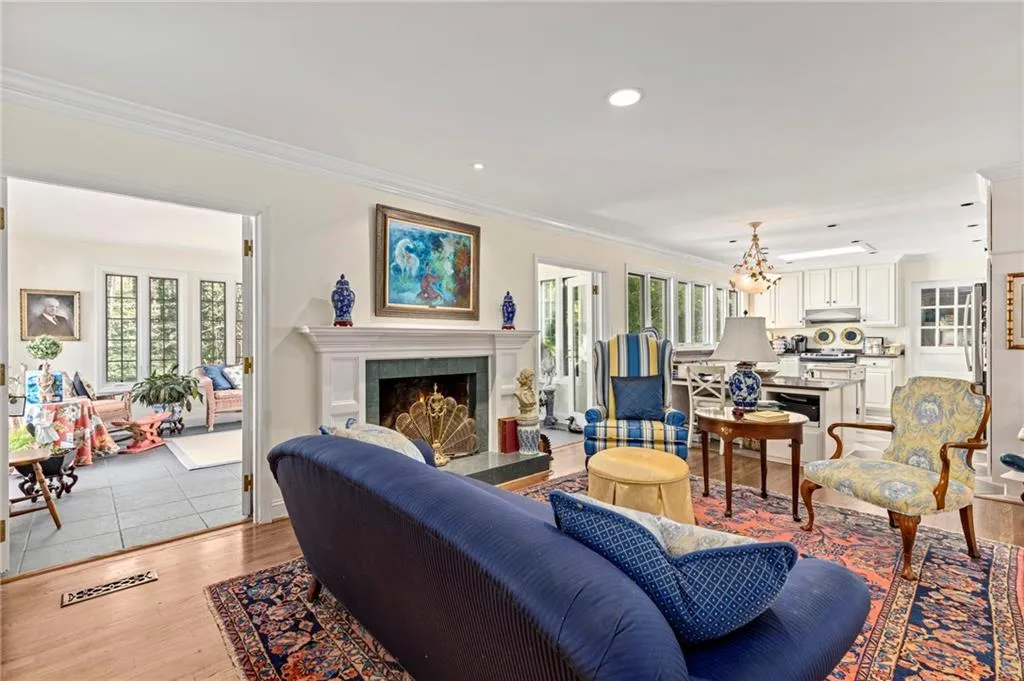 450 Forest Hills Drive, Atlanta, Georgia 30342, 3 Bedrooms Bedrooms, ,3 BathroomsBathrooms,Residential,Sold,450 Forest Hills Drive,6864210