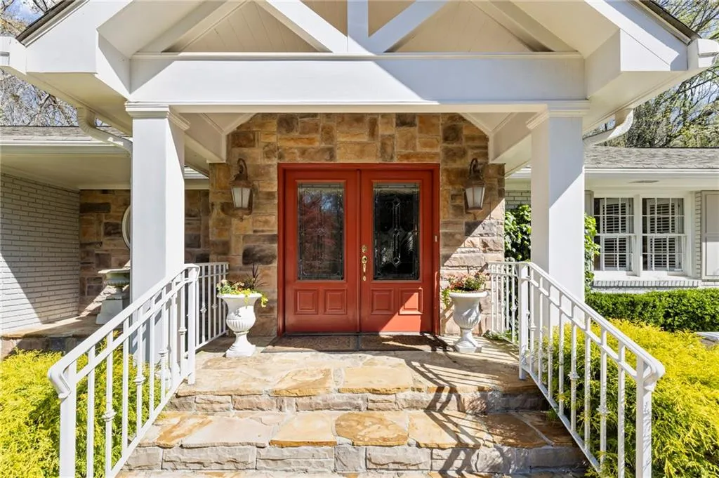 450 Forest Hills Drive, Atlanta, Georgia 30342, 3 Bedrooms Bedrooms, ,3 BathroomsBathrooms,Residential,Sold,450 Forest Hills Drive,6864210