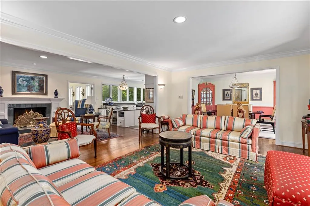 450 Forest Hills Drive, Atlanta, Georgia 30342, 3 Bedrooms Bedrooms, ,3 BathroomsBathrooms,Residential,Sold,450 Forest Hills Drive,6864210