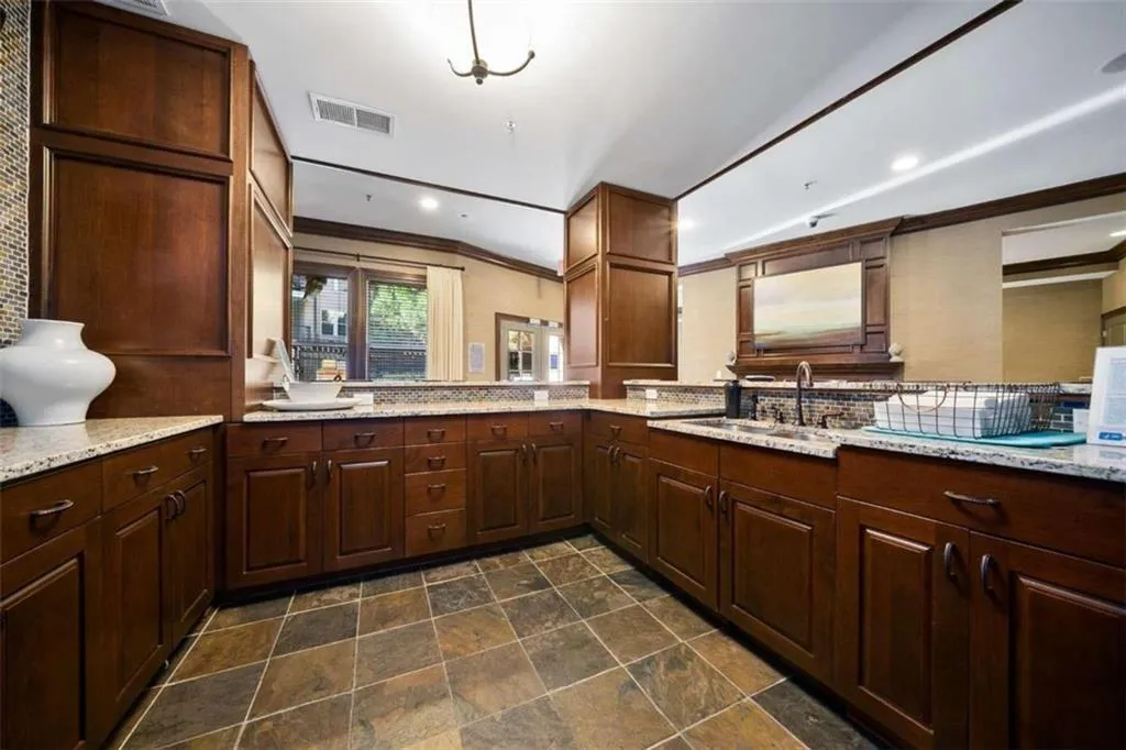 901 Abernathy Road Ne Unit 3070, Sandy Springs, Georgia 30328, 2 Bedrooms Bedrooms, ,2 BathroomsBathrooms,Residential,Sold,901 Abernathy Road Ne Unit 3070,6823725