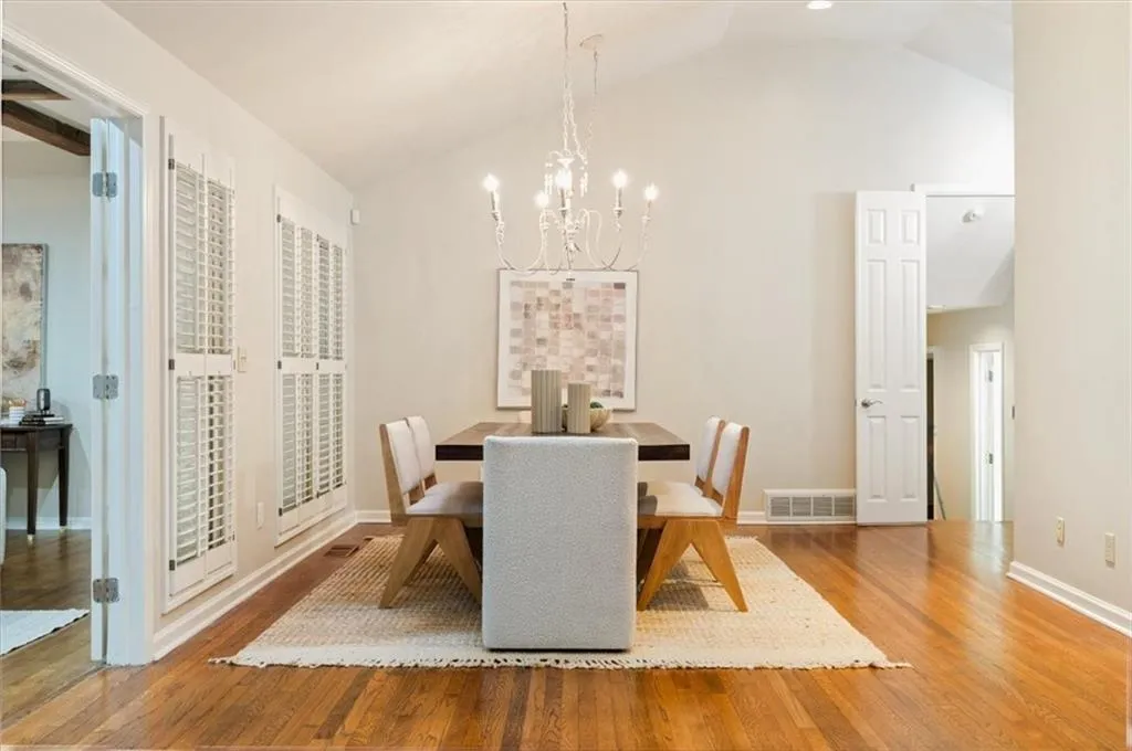5114 N Ivy Road Ne, Atlanta, Georgia 30342, 4 Bedrooms Bedrooms, ,3 BathroomsBathrooms,Residential,For Sale,5114 N Ivy Road Ne,7643864