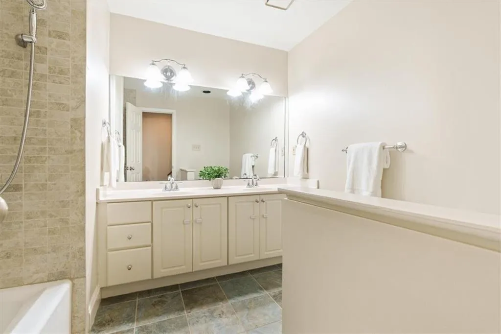 5114 N Ivy Road Ne, Atlanta, Georgia 30342, 4 Bedrooms Bedrooms, ,3 BathroomsBathrooms,Residential,For Sale,5114 N Ivy Road Ne,7643864