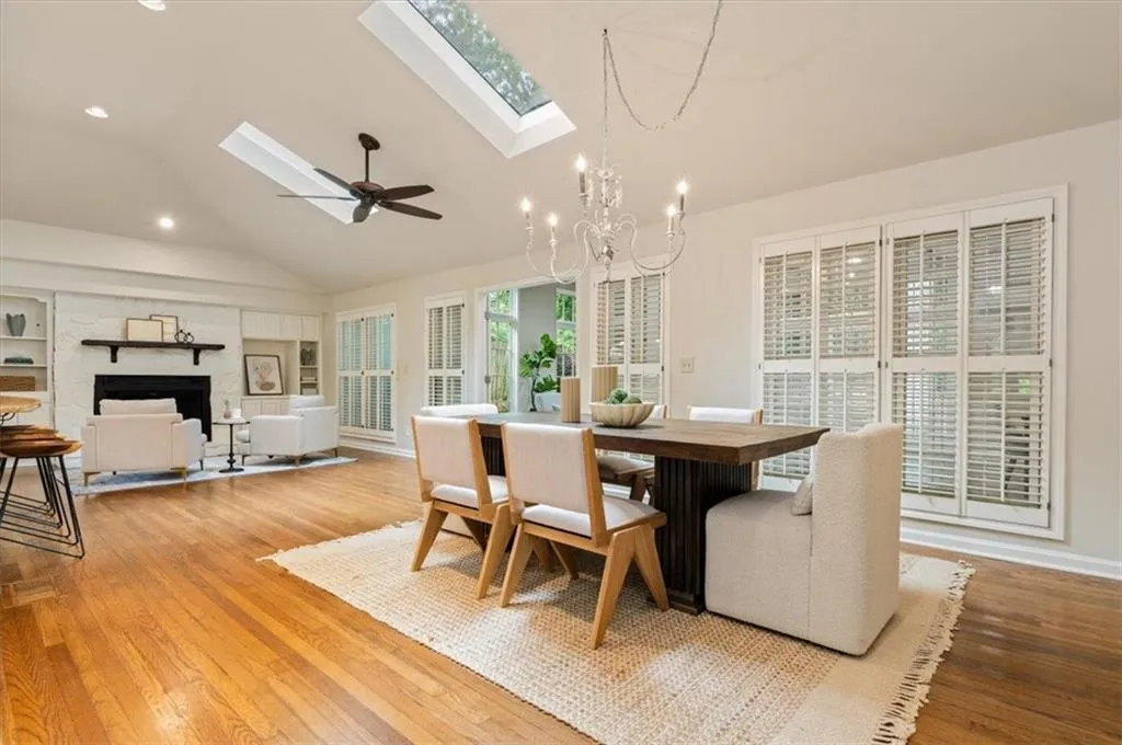 5114 N Ivy Road Ne, Atlanta, Georgia 30342, 4 Bedrooms Bedrooms, ,3 BathroomsBathrooms,Residential,For Sale,5114 N Ivy Road Ne,7643864