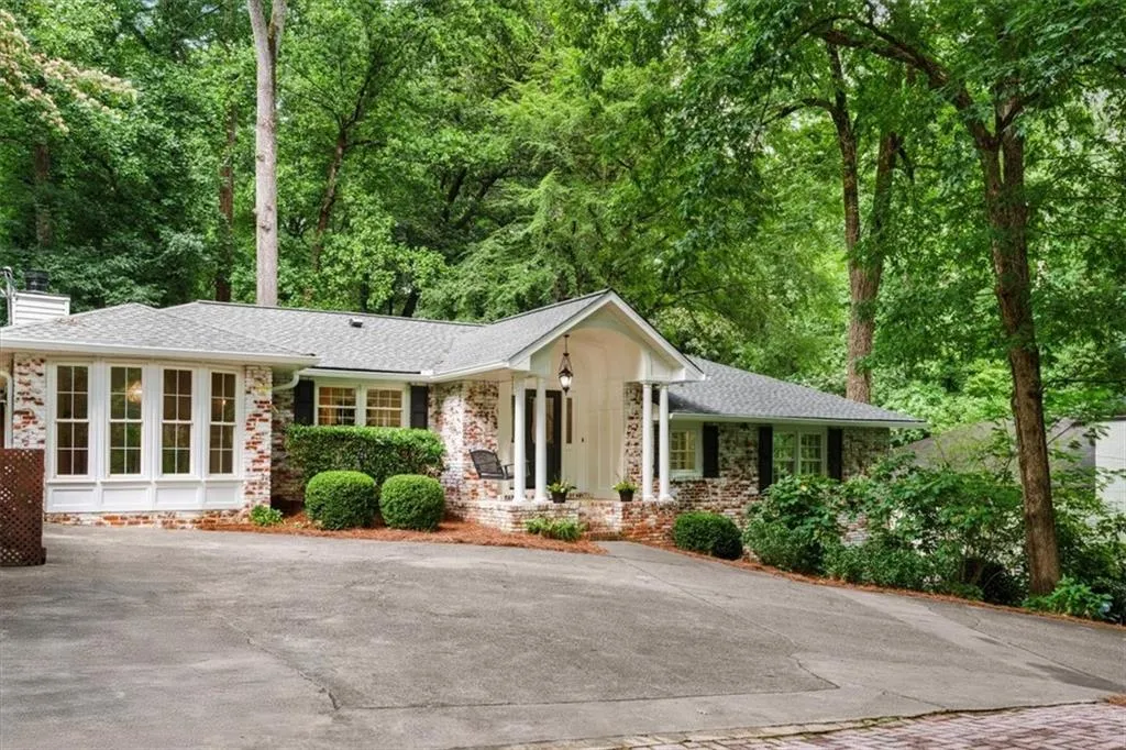 5114 N Ivy Road Ne, Atlanta, Georgia 30342, 4 Bedrooms Bedrooms, ,3 BathroomsBathrooms,Residential,For Sale,5114 N Ivy Road Ne,7643864