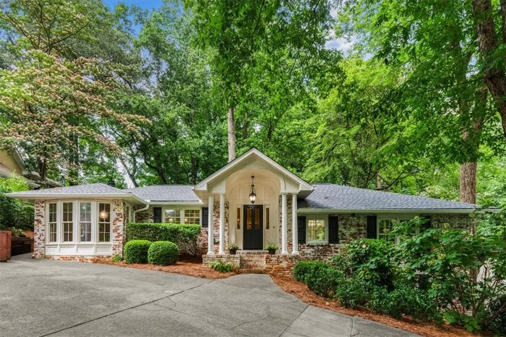 5114 N Ivy Road Ne, Atlanta, Georgia 30342, 4 Bedrooms Bedrooms, ,3 BathroomsBathrooms,Residential,For Sale,5114 N Ivy Road Ne,7643864