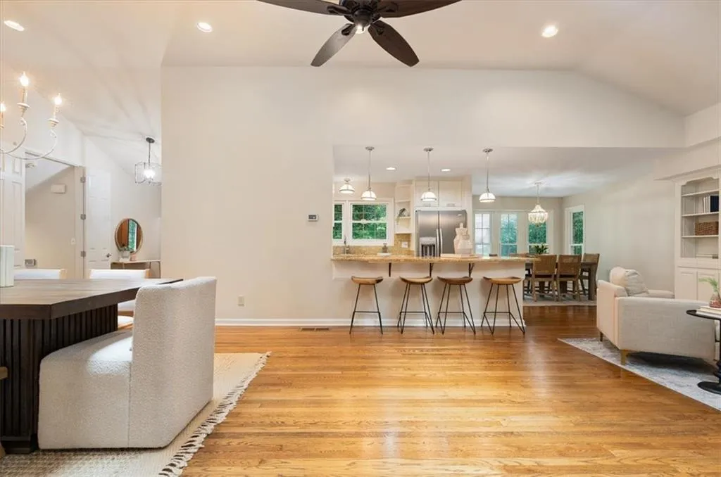 5114 N Ivy Road Ne, Atlanta, Georgia 30342, 4 Bedrooms Bedrooms, ,3 BathroomsBathrooms,Residential,For Sale,5114 N Ivy Road Ne,7643864