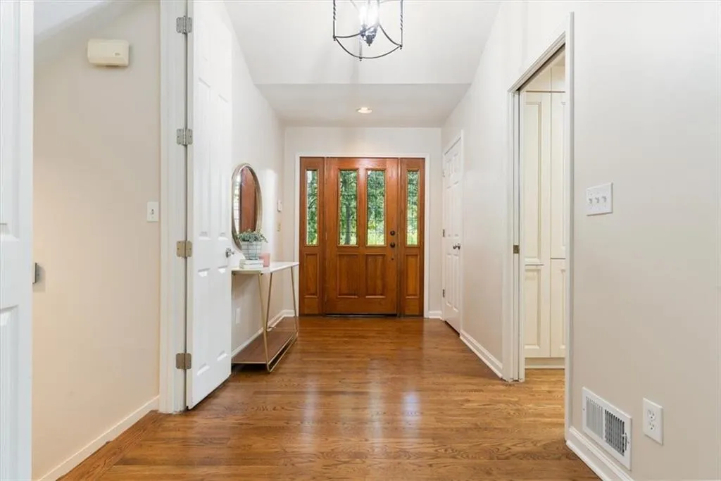 5114 N Ivy Road Ne, Atlanta, Georgia 30342, 4 Bedrooms Bedrooms, ,3 BathroomsBathrooms,Residential,For Sale,5114 N Ivy Road Ne,7643864