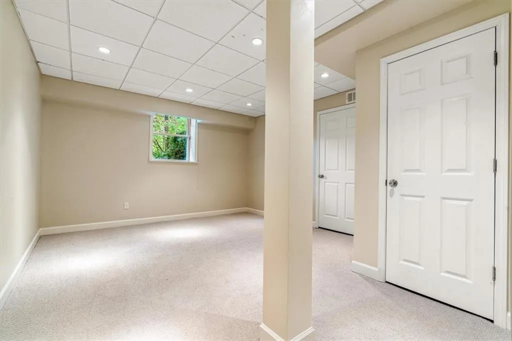 5114 N Ivy Road Ne, Atlanta, Georgia 30342, 4 Bedrooms Bedrooms, ,3 BathroomsBathrooms,Residential,For Sale,5114 N Ivy Road Ne,7643864