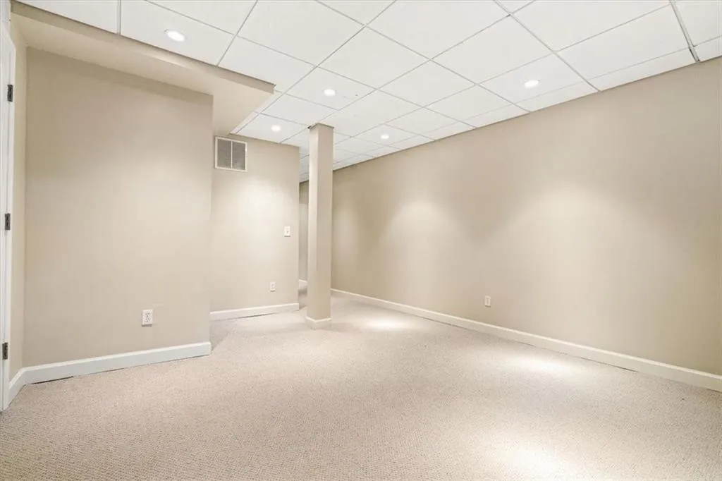 5114 N Ivy Road Ne, Atlanta, Georgia 30342, 4 Bedrooms Bedrooms, ,3 BathroomsBathrooms,Residential,For Sale,5114 N Ivy Road Ne,7643864
