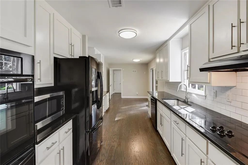 515 Tahoma Drive, Sandy Springs, Georgia 30350, 4 Bedrooms Bedrooms, ,2 BathroomsBathrooms,Residential,Sold,515 Tahoma Drive,5934104