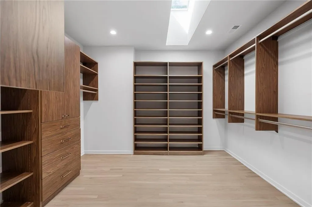 Custom closet