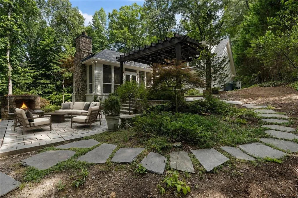 366 Blackland Road Nw, Atlanta, Georgia 30342, 4 Bedrooms Bedrooms, 0 ,4 BathroomsBathrooms,Residential,For Sale,366 Blackland Road Nw,7803365