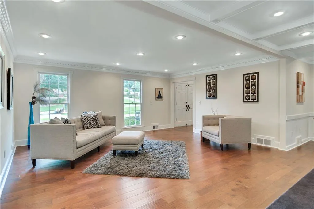 1550 Chaparral Place, Sandy Springs, Georgia 30350, 4 Bedrooms Bedrooms, ,3 BathroomsBathrooms,Residential,Sold,1550 Chaparral Place,6041294