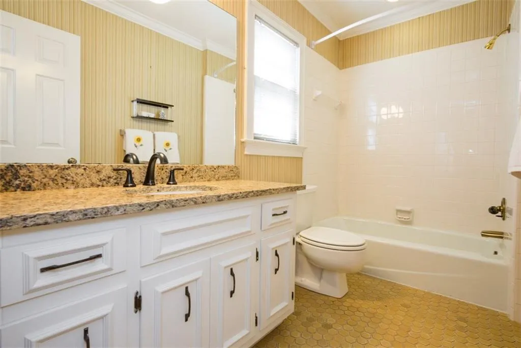 355 Kelson Drive, Sandy Springs, Georgia 30327, 5 Bedrooms Bedrooms, ,5 BathroomsBathrooms,Residential,Sold,355 Kelson Drive,5957571
