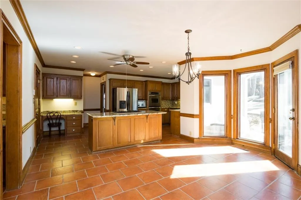 355 Kelson Drive, Sandy Springs, Georgia 30327, 5 Bedrooms Bedrooms, ,5 BathroomsBathrooms,Residential,Sold,355 Kelson Drive,5957571