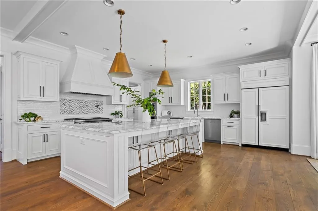 230 Danbury Lane, Atlanta, Georgia 30327, 6 Bedrooms Bedrooms, ,6 BathroomsBathrooms,Residential,For Sale,230 Danbury Lane,7746855