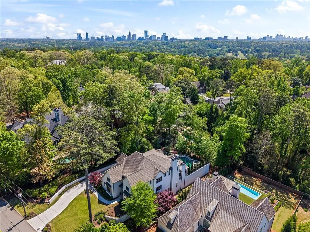 230 Danbury Lane, Atlanta, Georgia 30327, 6 Bedrooms Bedrooms, ,6 BathroomsBathrooms,Residential,For Sale,230 Danbury Lane,7746855