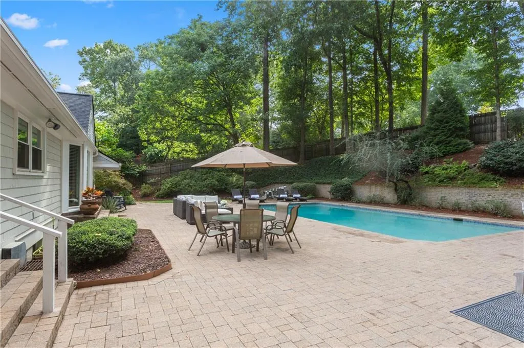 140 River Court Parkway, Sandy Springs, Georgia 30328, 5 Bedrooms Bedrooms, ,4 BathroomsBathrooms,Residential,Sold,140 River Court Parkway,7258519