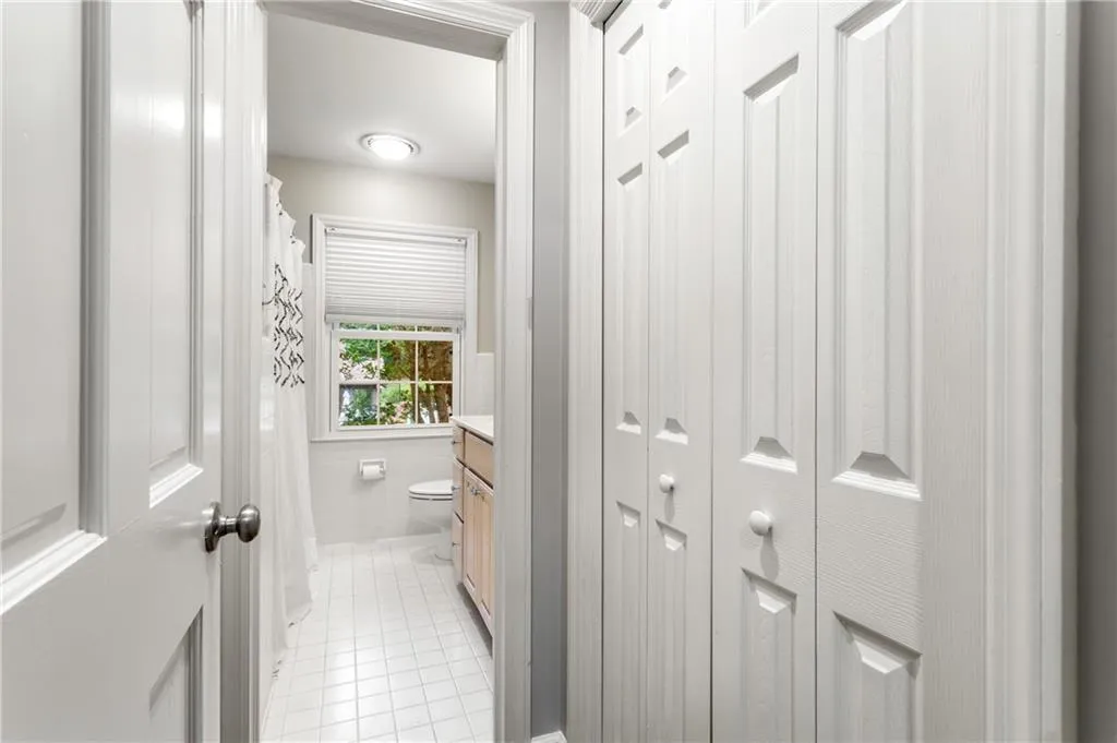 140 River Court Parkway, Sandy Springs, Georgia 30328, 5 Bedrooms Bedrooms, ,4 BathroomsBathrooms,Residential,Sold,140 River Court Parkway,7258519