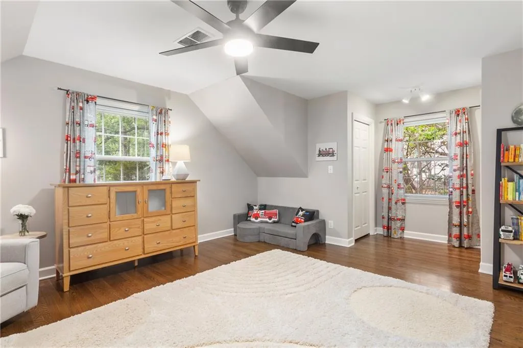 140 River Court Parkway, Sandy Springs, Georgia 30328, 5 Bedrooms Bedrooms, ,4 BathroomsBathrooms,Residential,Sold,140 River Court Parkway,7258519