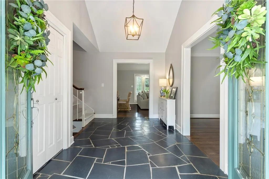 140 River Court Parkway, Sandy Springs, Georgia 30328, 5 Bedrooms Bedrooms, ,4 BathroomsBathrooms,Residential,Sold,140 River Court Parkway,7258519