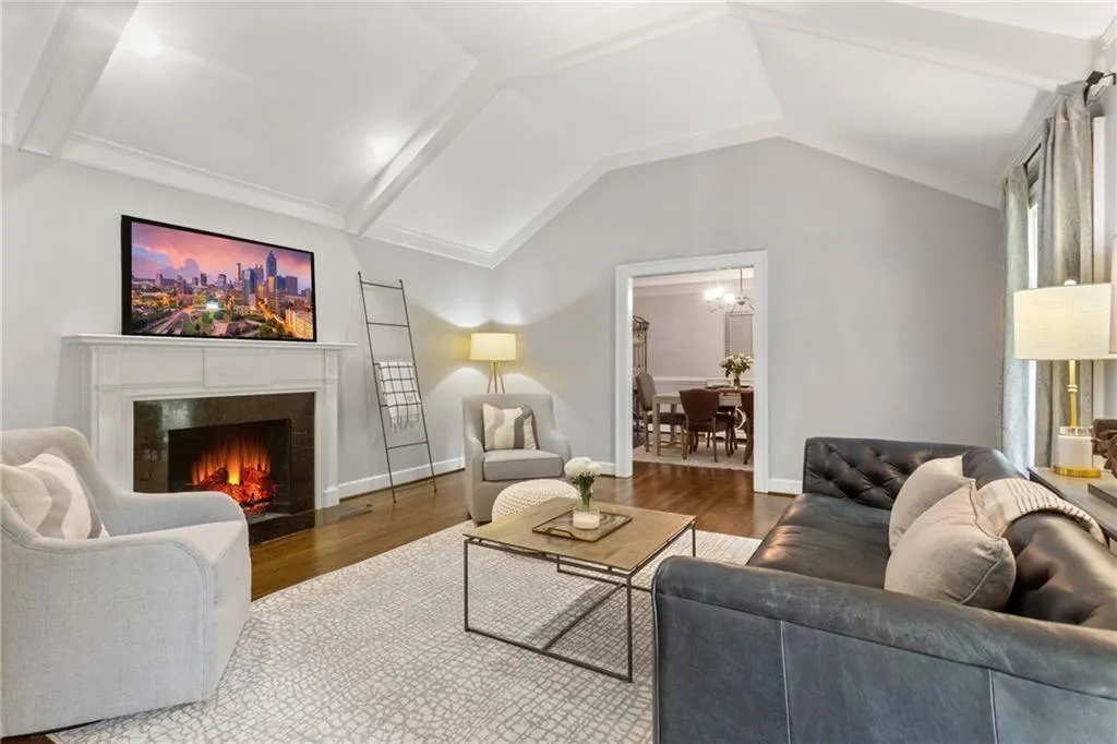 140 River Court Parkway, Sandy Springs, Georgia 30328, 5 Bedrooms Bedrooms, ,4 BathroomsBathrooms,Residential,Sold,140 River Court Parkway,7258519