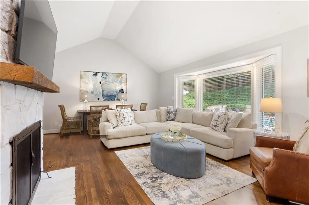 140 River Court Parkway, Sandy Springs, Georgia 30328, 5 Bedrooms Bedrooms, ,4 BathroomsBathrooms,Residential,Sold,140 River Court Parkway,7258519