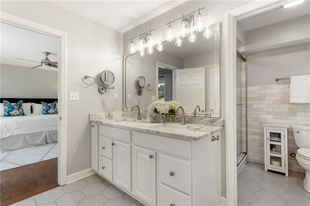 140 River Court Parkway, Sandy Springs, Georgia 30328, 5 Bedrooms Bedrooms, ,4 BathroomsBathrooms,Residential,Sold,140 River Court Parkway,7258519