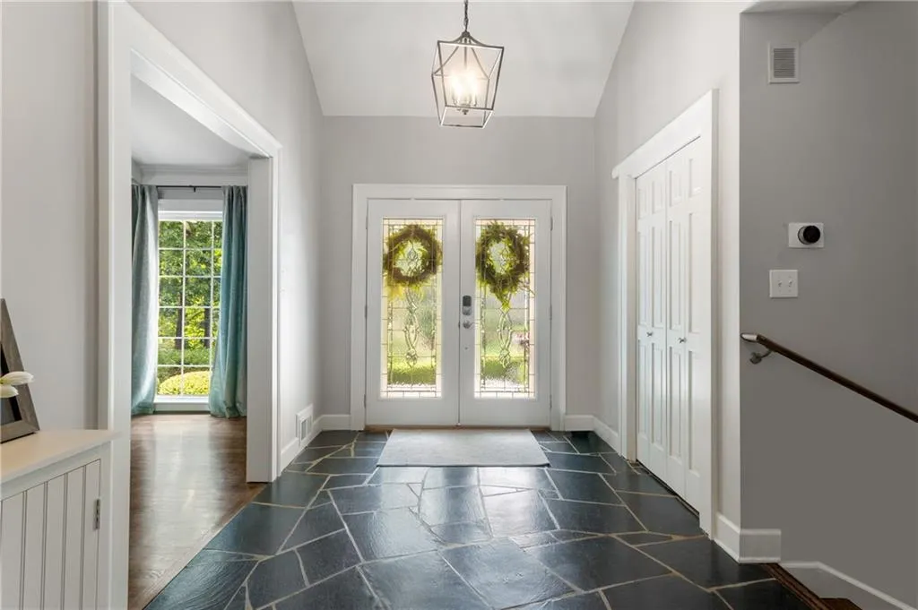 140 River Court Parkway, Sandy Springs, Georgia 30328, 5 Bedrooms Bedrooms, ,4 BathroomsBathrooms,Residential,Sold,140 River Court Parkway,7258519