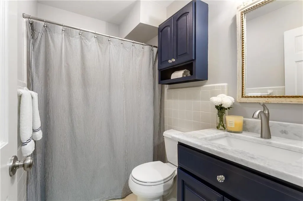 140 River Court Parkway, Sandy Springs, Georgia 30328, 5 Bedrooms Bedrooms, ,4 BathroomsBathrooms,Residential,Sold,140 River Court Parkway,7258519