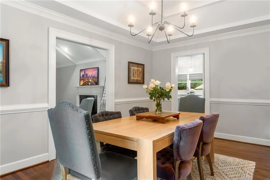 140 River Court Parkway, Sandy Springs, Georgia 30328, 5 Bedrooms Bedrooms, ,4 BathroomsBathrooms,Residential,Sold,140 River Court Parkway,7258519