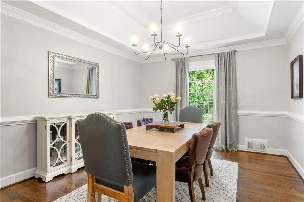 140 River Court Parkway, Sandy Springs, Georgia 30328, 5 Bedrooms Bedrooms, ,4 BathroomsBathrooms,Residential,Sold,140 River Court Parkway,7258519