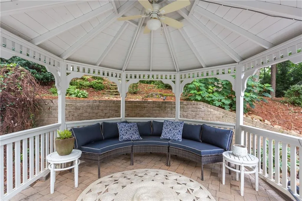 140 River Court Parkway, Sandy Springs, Georgia 30328, 5 Bedrooms Bedrooms, ,4 BathroomsBathrooms,Residential,Sold,140 River Court Parkway,7258519