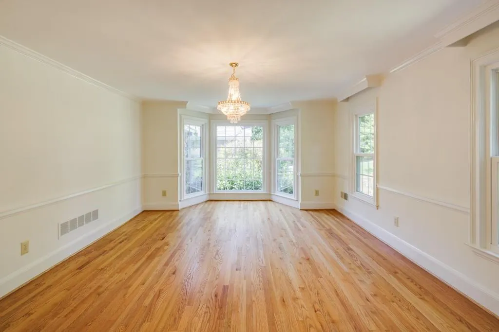 555 Valley Hall Drive, Sandy Springs, Georgia 30350, 5 Bedrooms Bedrooms, ,3 BathroomsBathrooms,Residential,Sold,555 Valley Hall Drive,7036959