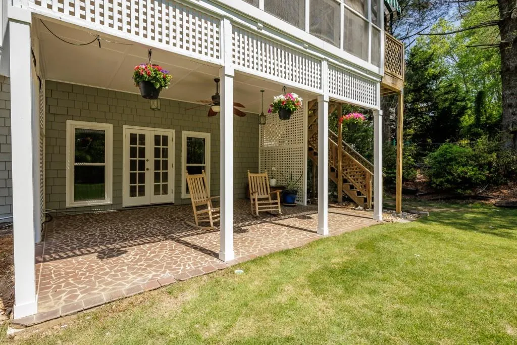 555 Valley Hall Drive, Sandy Springs, Georgia 30350, 5 Bedrooms Bedrooms, ,3 BathroomsBathrooms,Residential,Sold,555 Valley Hall Drive,7036959