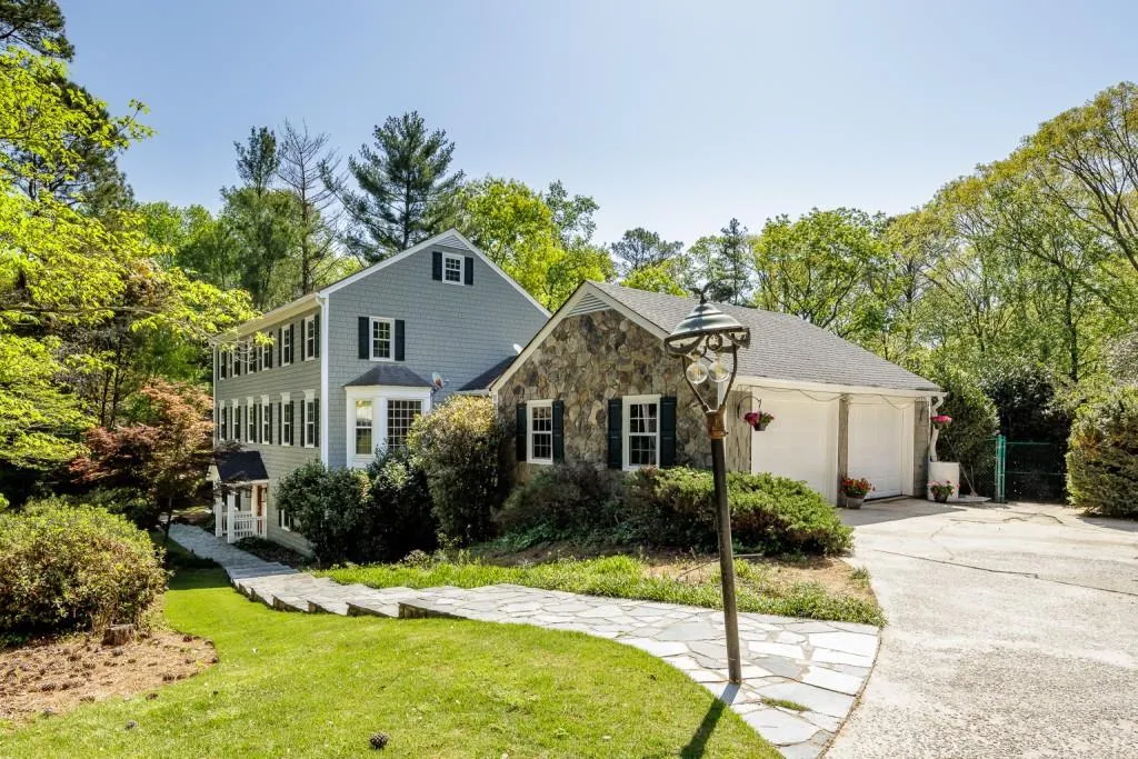 555 Valley Hall Drive, Sandy Springs, Georgia 30350, 5 Bedrooms Bedrooms, ,3 BathroomsBathrooms,Residential,Sold,555 Valley Hall Drive,7036959