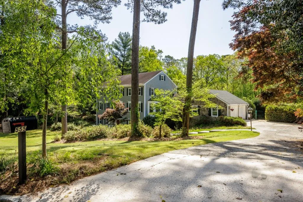 555 Valley Hall Drive, Sandy Springs, Georgia 30350, 5 Bedrooms Bedrooms, ,3 BathroomsBathrooms,Residential,Sold,555 Valley Hall Drive,7036959